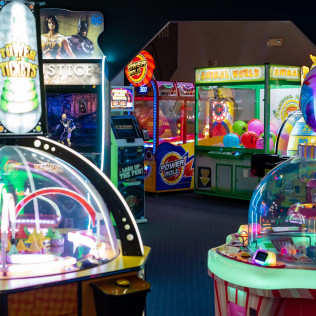 Arcade Game Room, Indoor Activities for Kids | Minot, ND | Planet Pizza